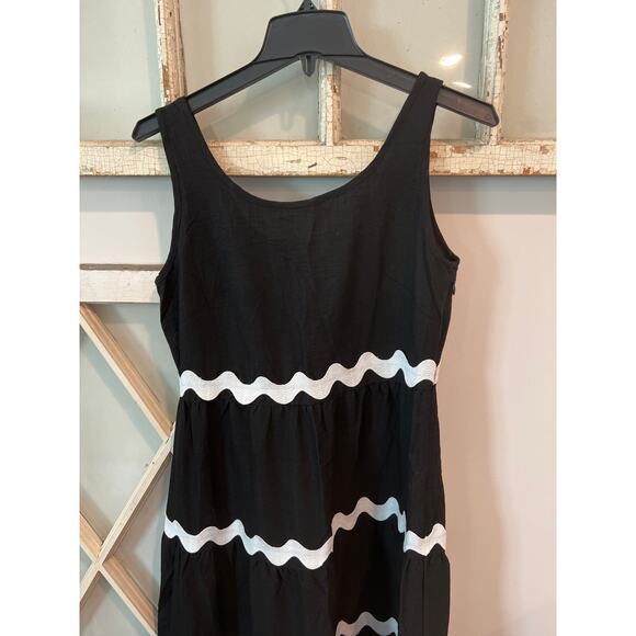 Pretty Garden size small black midi dress with white - Picture 3 of 5